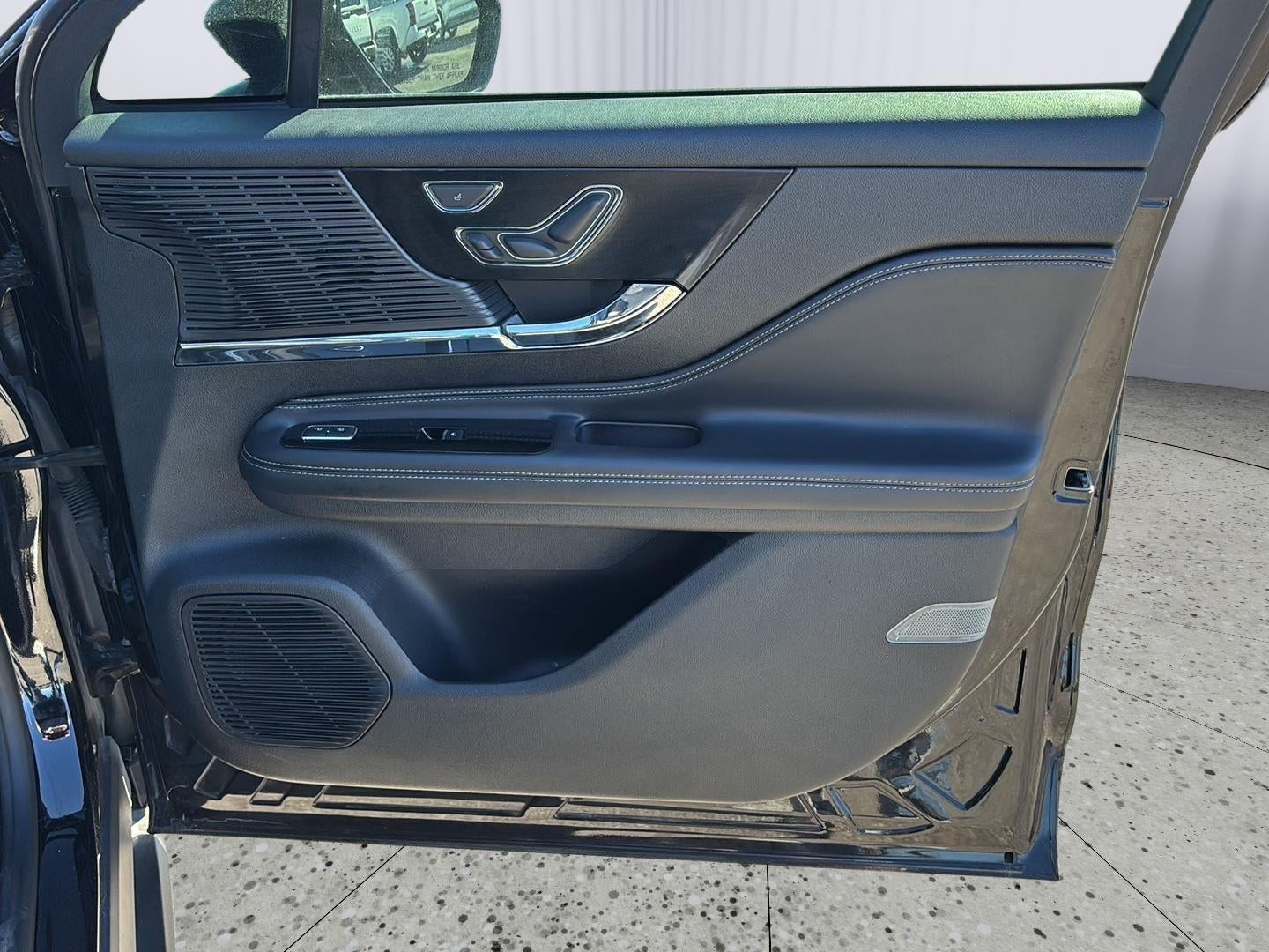 2022 Lincoln CORSAIR Base