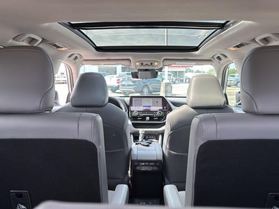 2024 Toyota Highlander Platinum