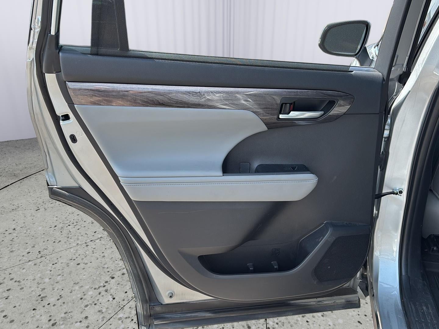 2024 Toyota Highlander Platinum