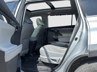 2024 Toyota Highlander Platinum