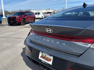 2025 Hyundai Elantra SEL Convenience