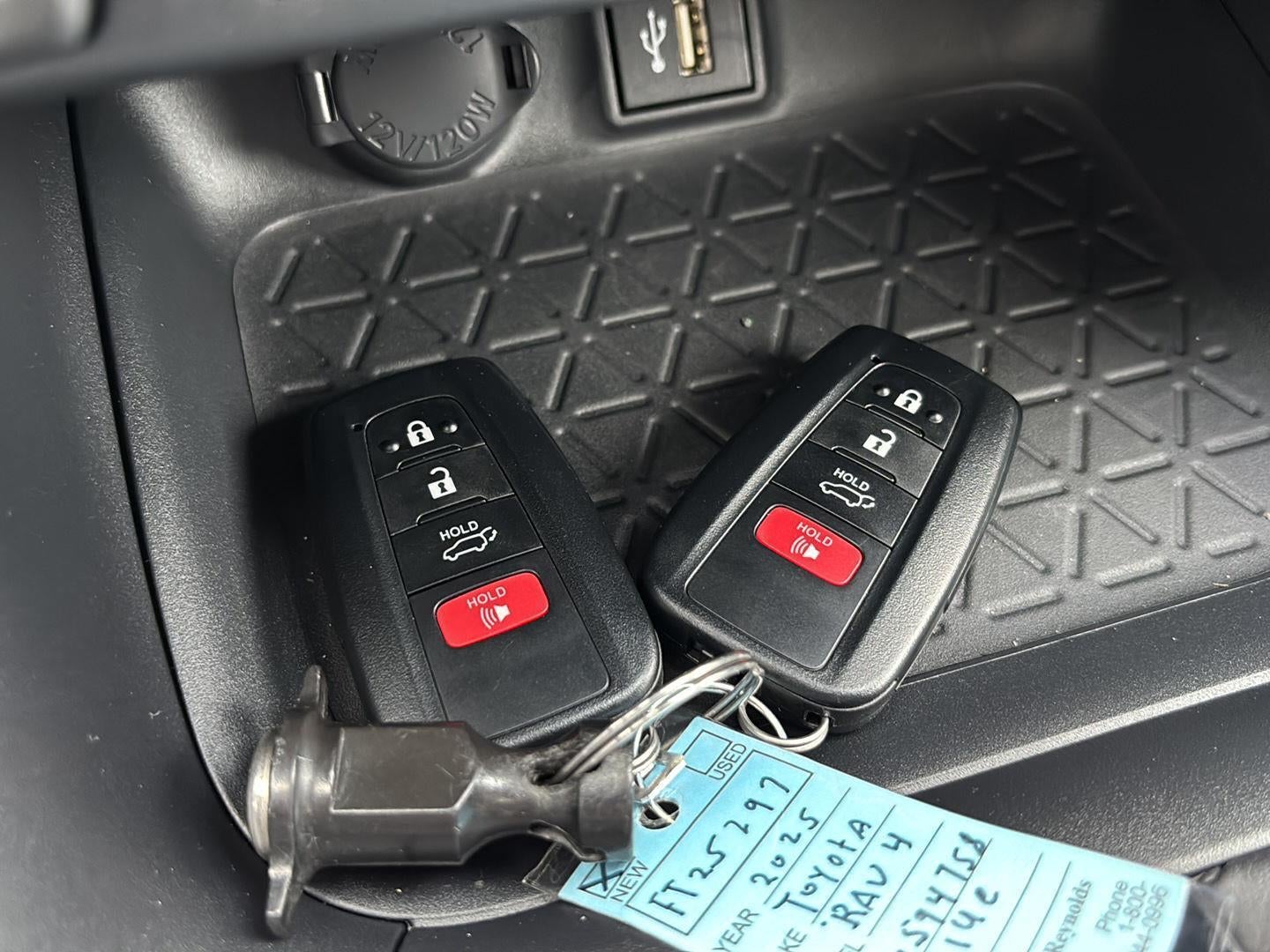 2025 Toyota RAV4 XLE Premium