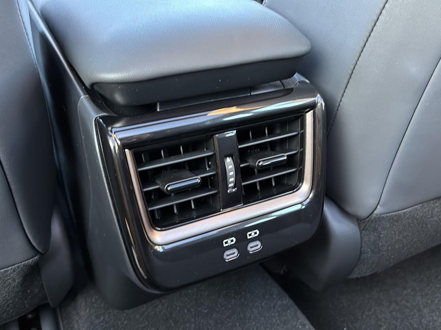 2025 Toyota Toyota Crown Signia Limited